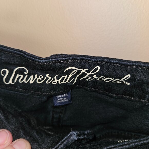 Universal Threads 18/34R Black Skinny Jeans - Picture 2 of 5